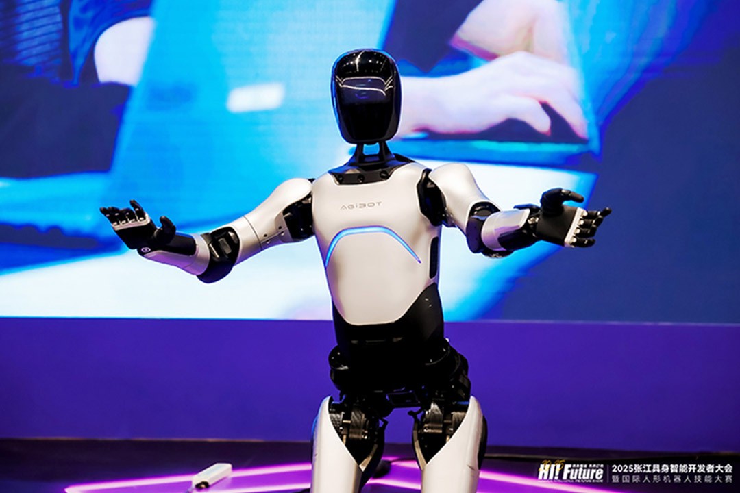 LEwin乐玩-一加Ace 3V将挑战中端机“质感冠军” 这配色不火没道理的